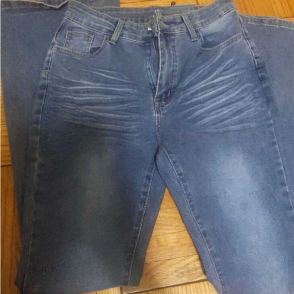 Iconic flared jeans